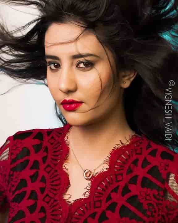 Blink Online Modelling Agency image 21