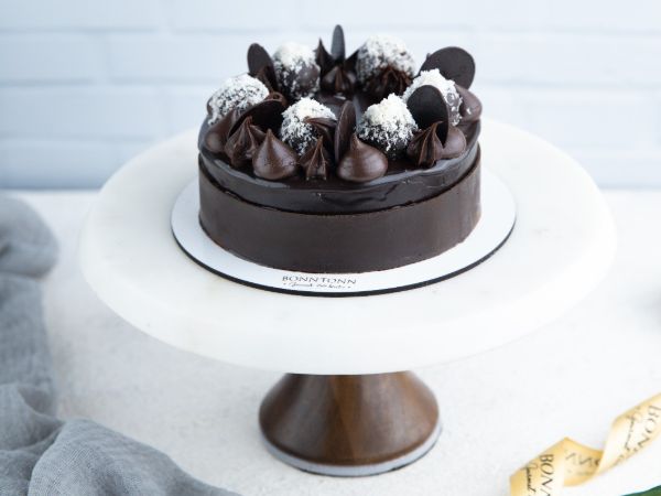 Cake collection by Bonn Tonn Gourmet