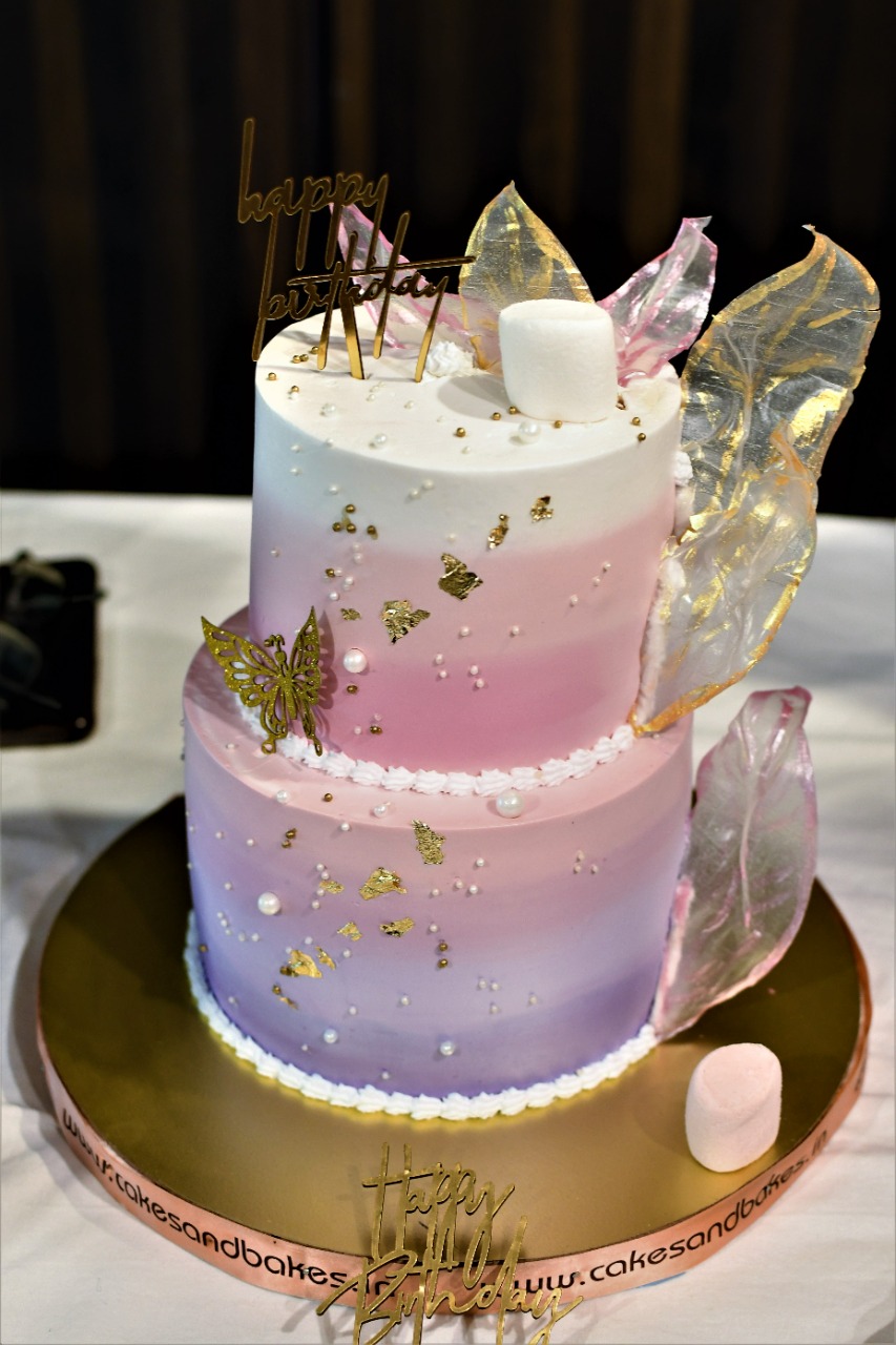 Birthday cake by Cakes and Bakes