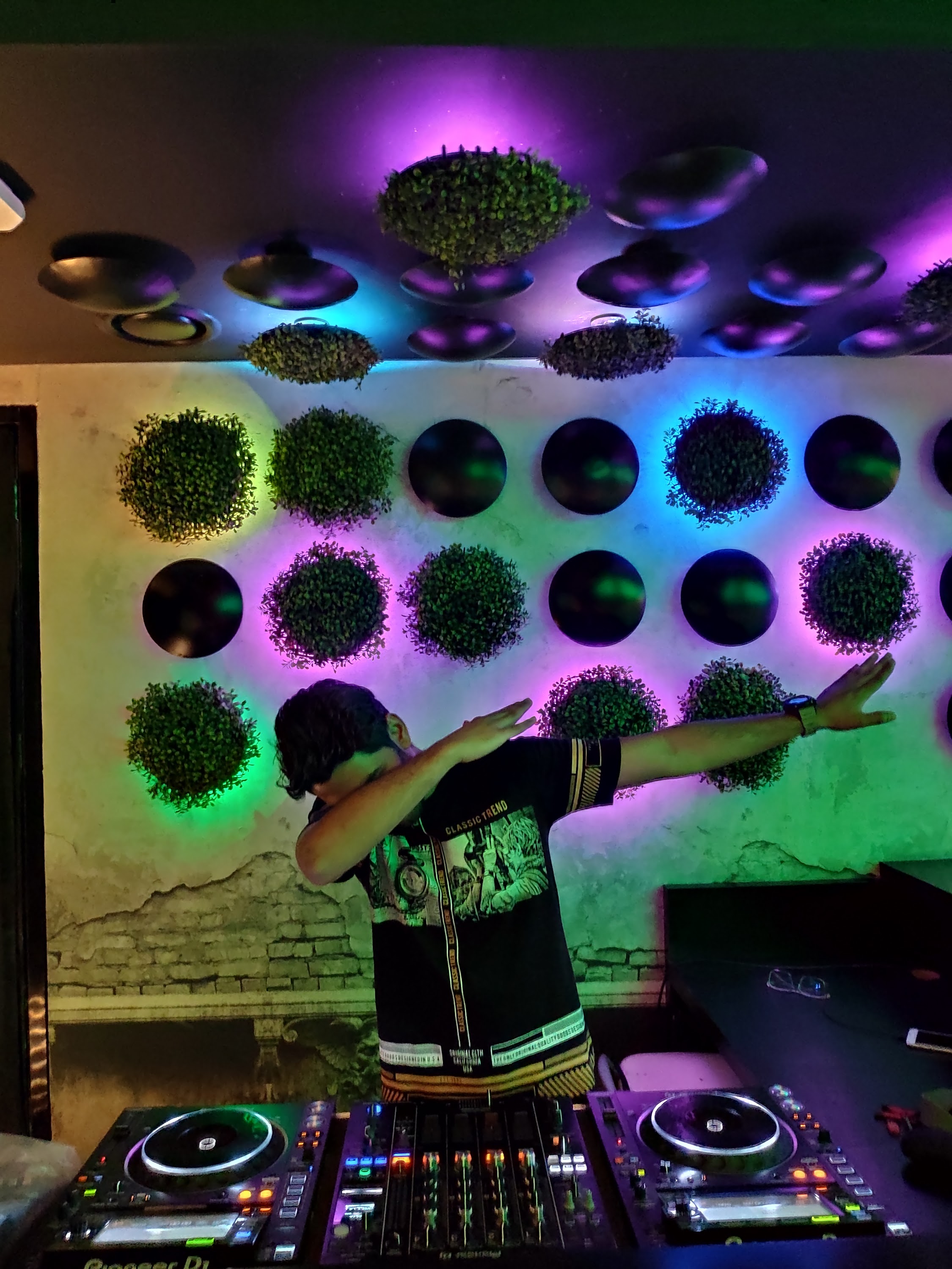 DJ Aakash Burman image 20