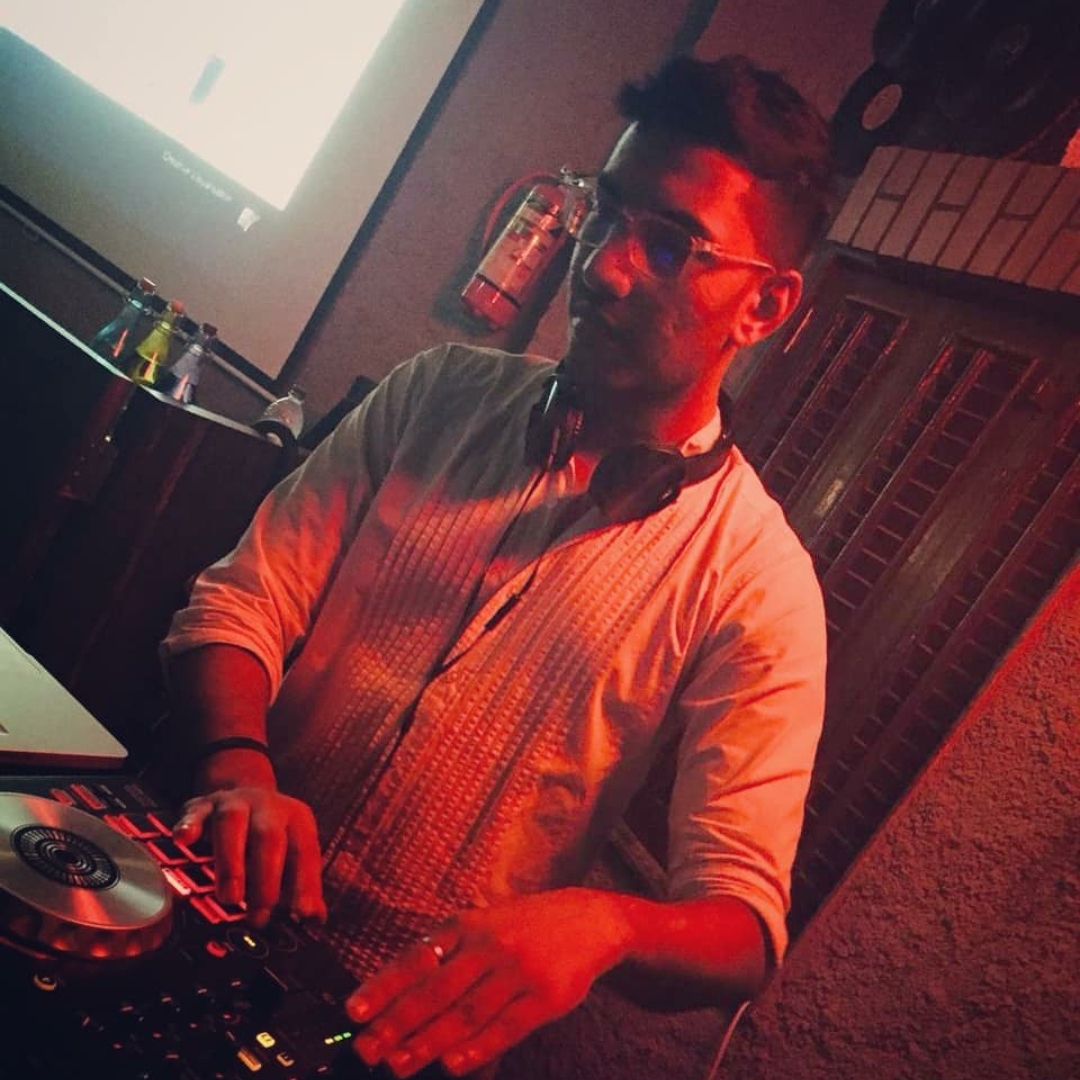 DJ Aakash Burman image 28