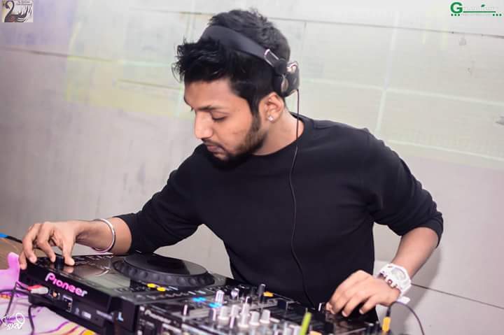 DJ Dibesh Gupta ( Professional Club And Wedding DJ ) image 13