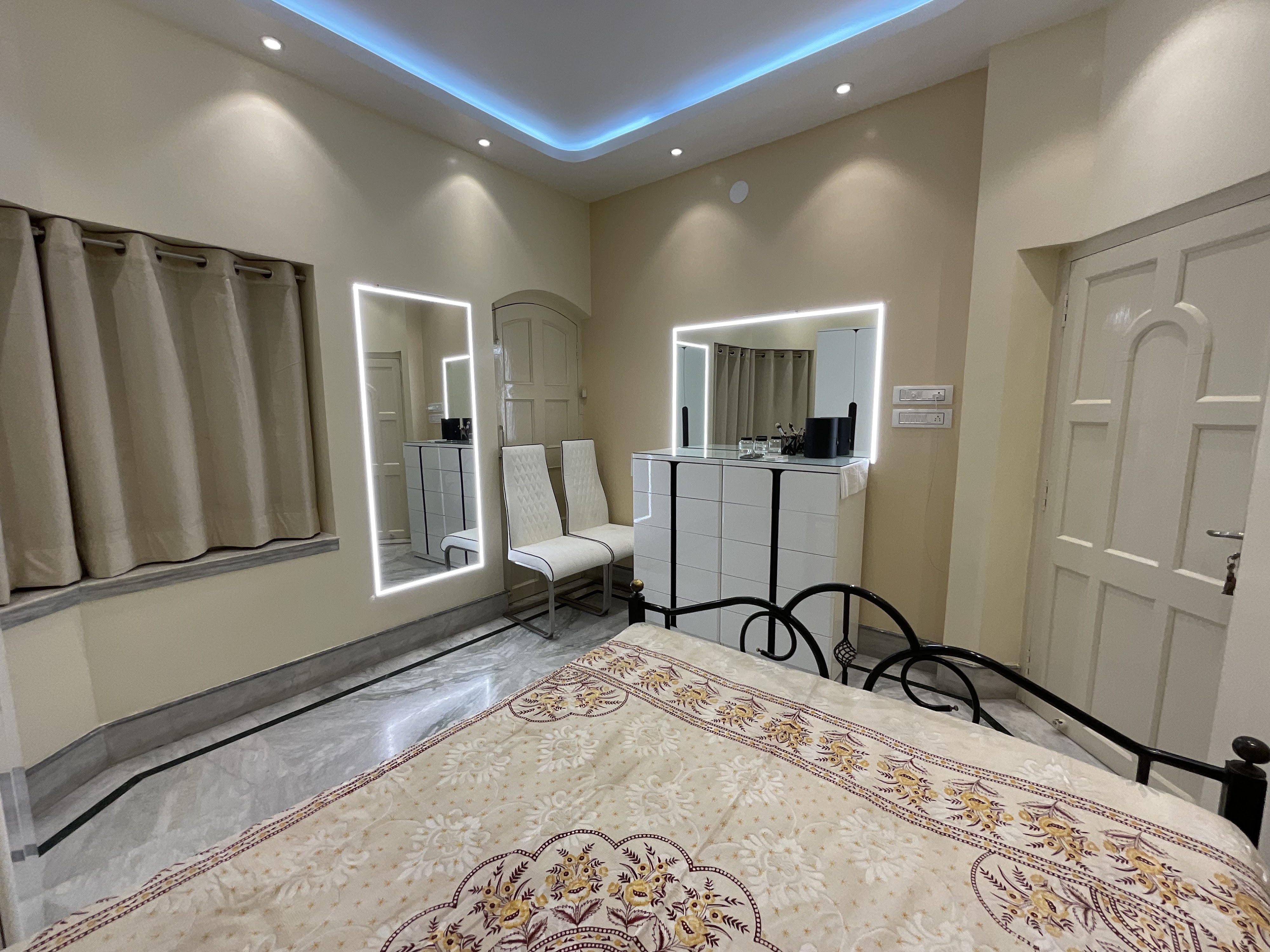 Farhana Tasneem || Luxury Makeup Studio