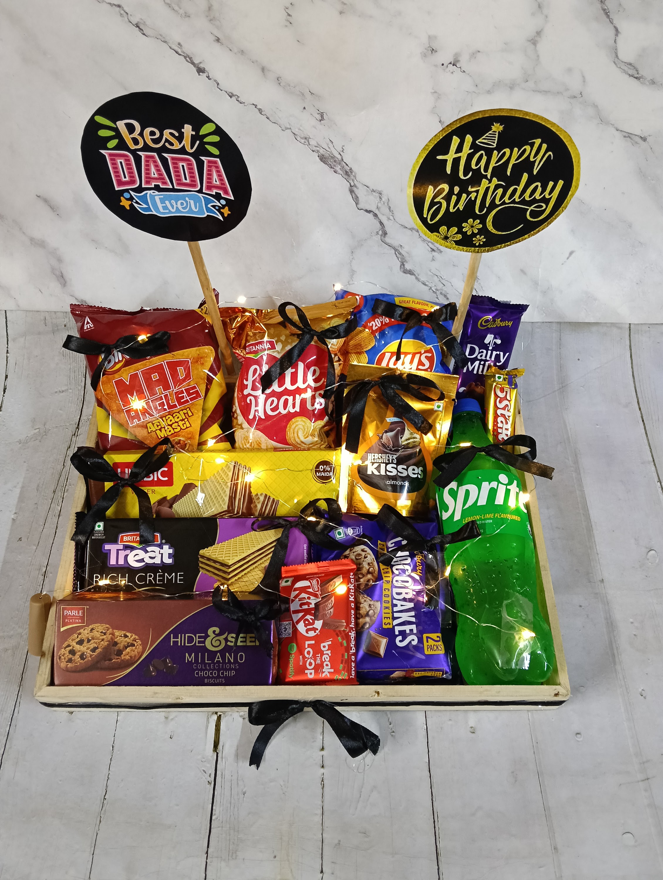Fresh designer cake by Gunja's Bakery