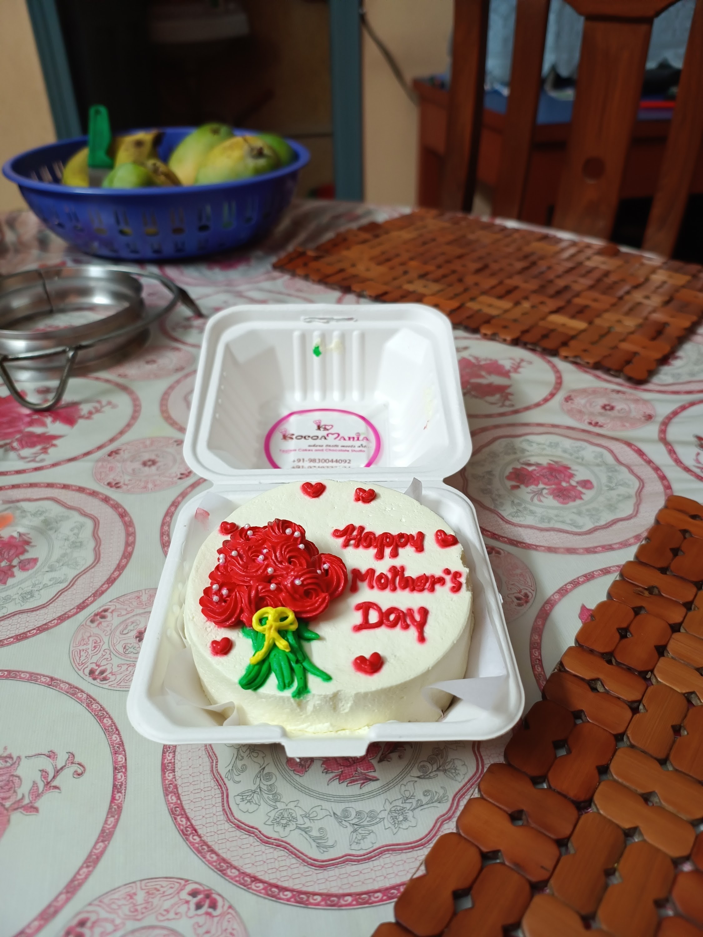 Fresh designer cake by Kocoa Mania