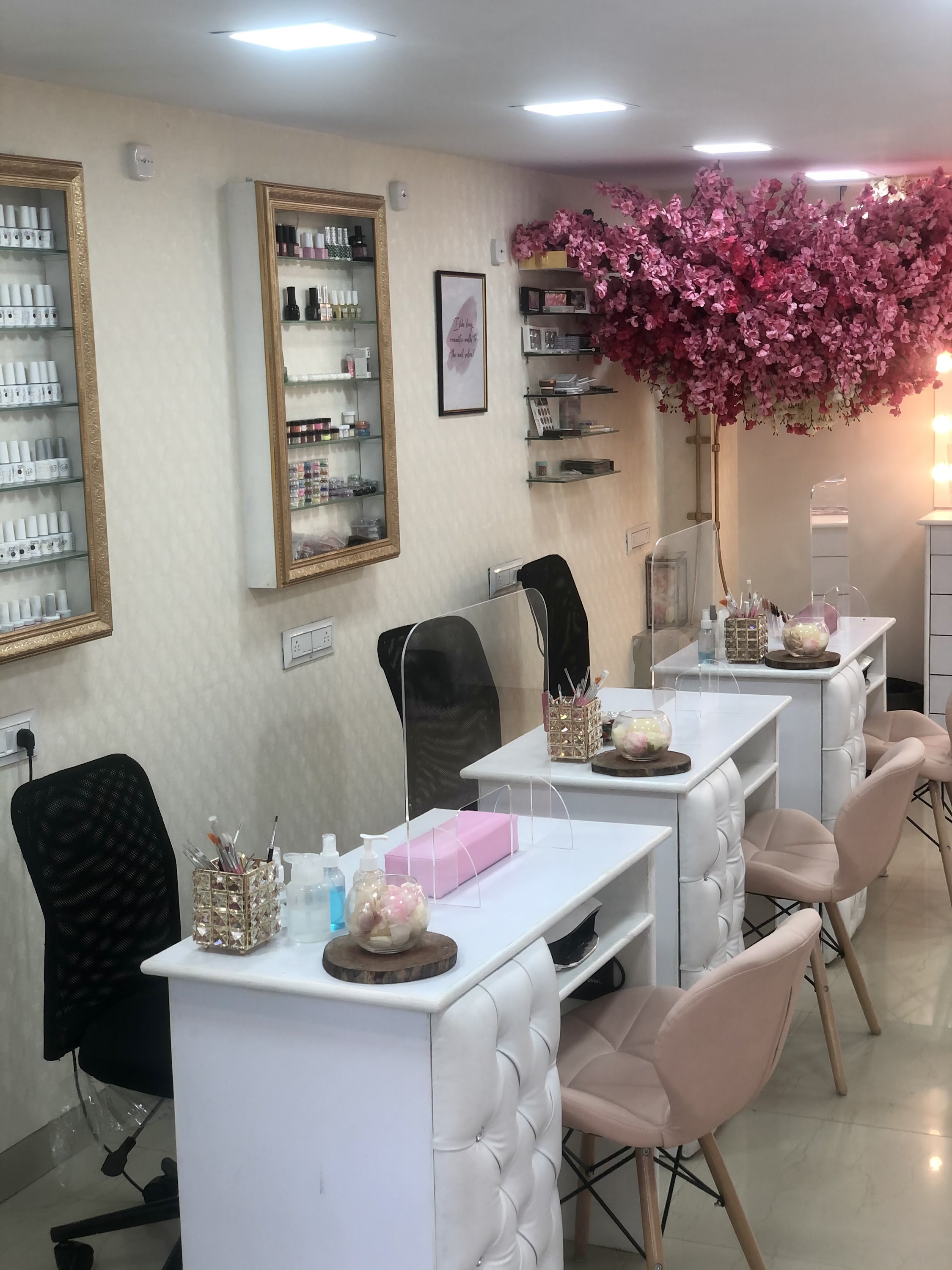 Kristal The Beauty Lounge
