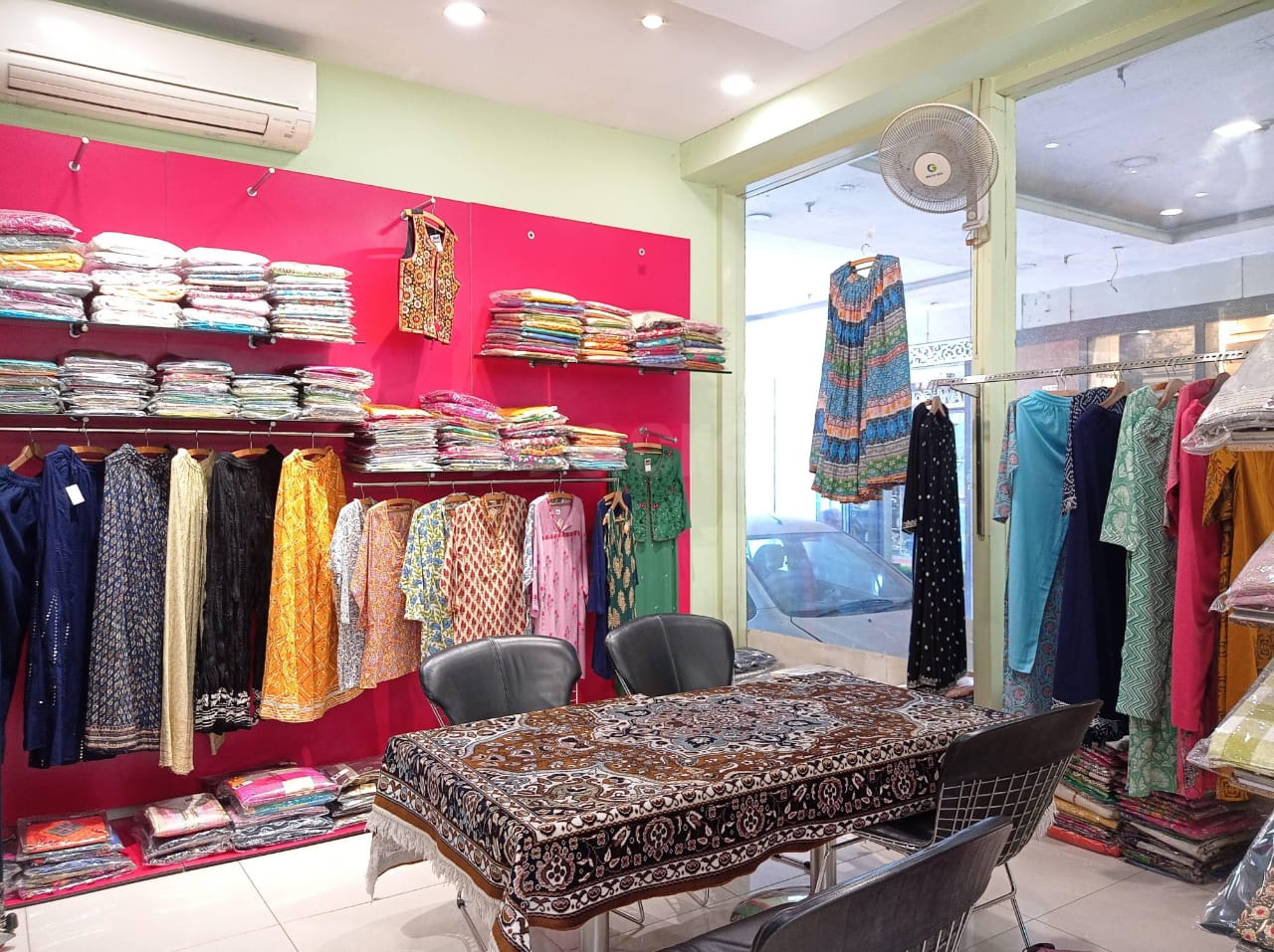 NEETU JALAN The Designer studio image 10