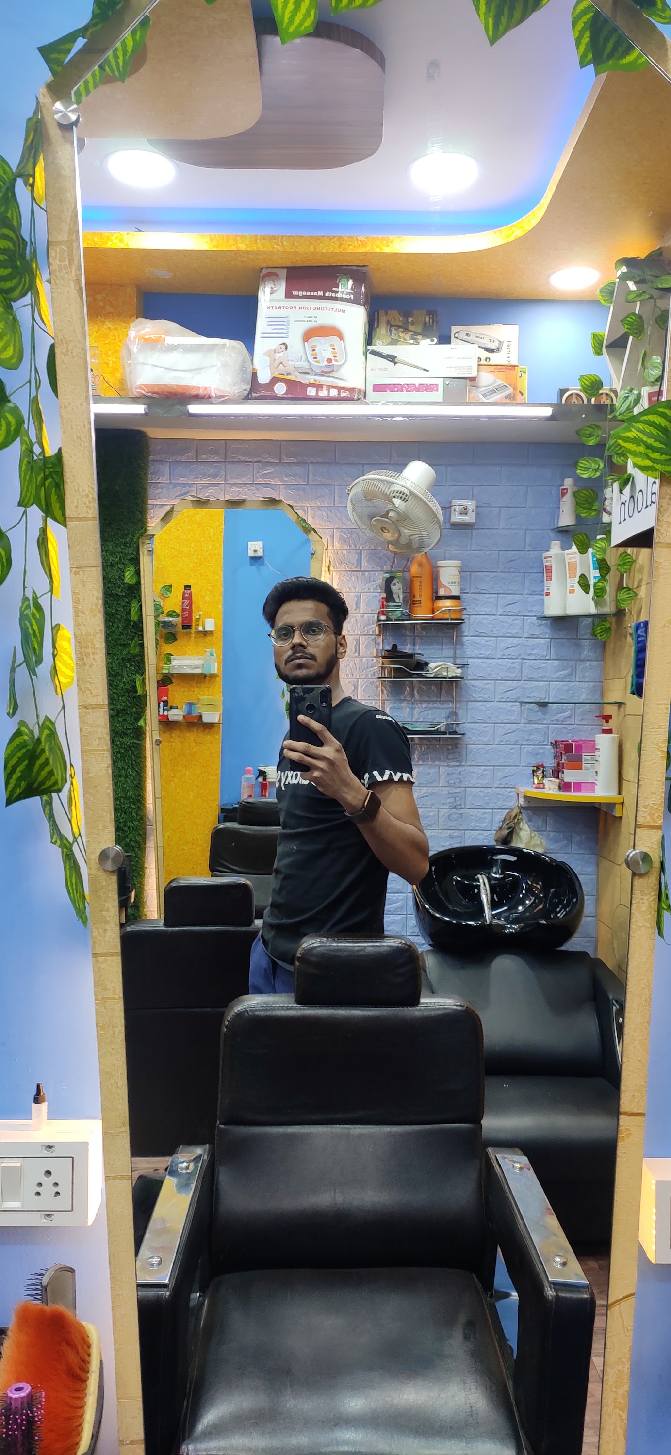 RAJ & RAJ FAMILY SALON