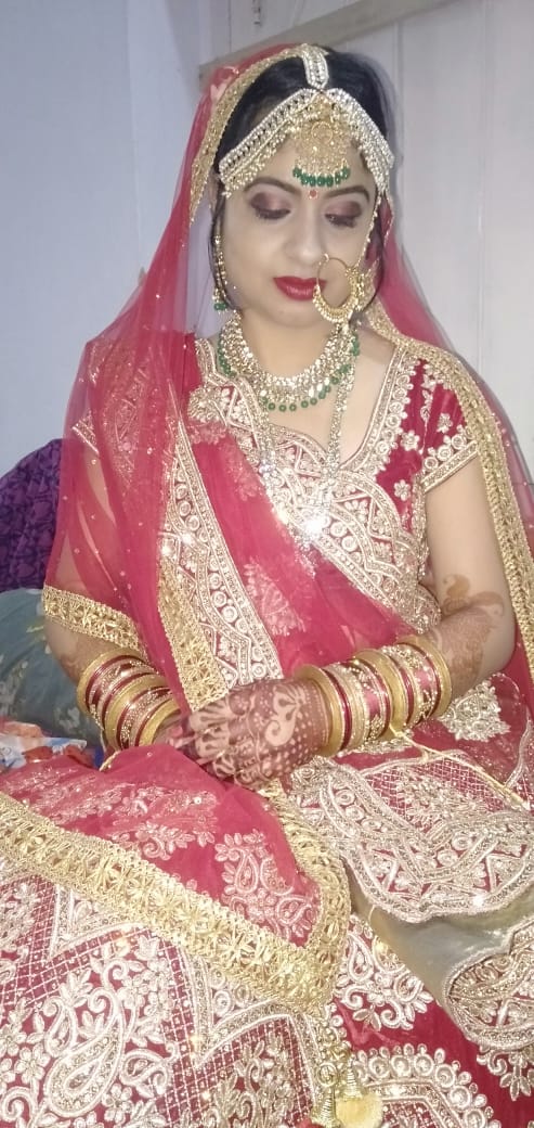 THE MAKEOVER LADIES BEAUTY PARLOUR