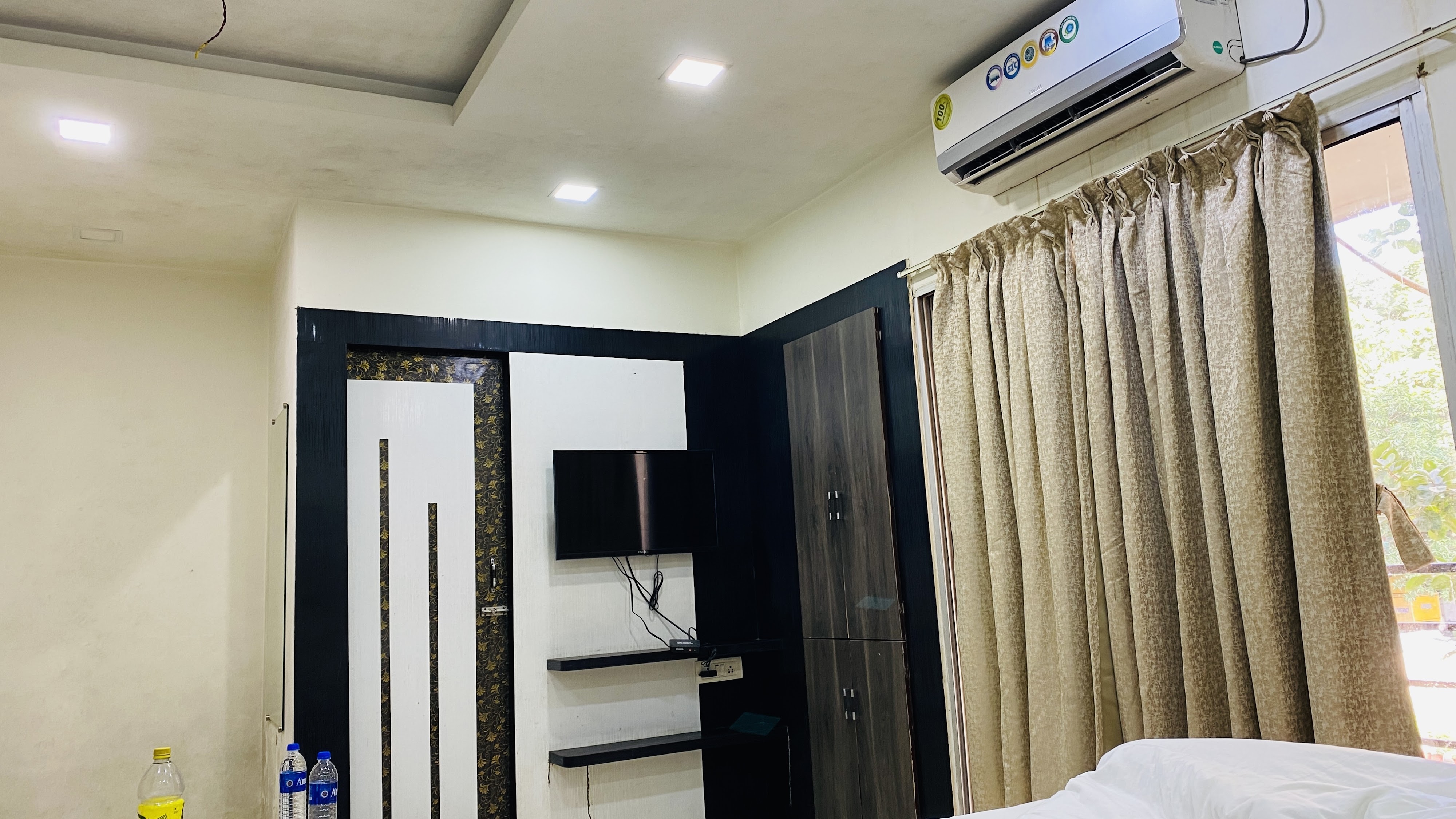 The Elgin Hotels & Banquets